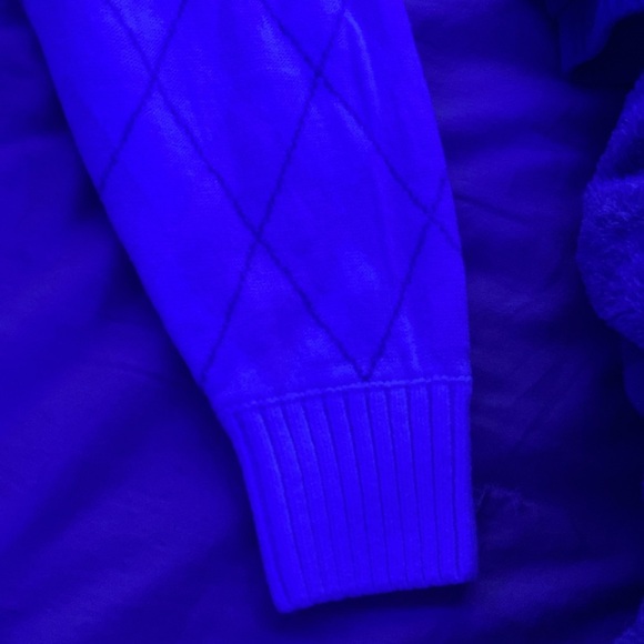 Light pink and white with bottoms and v neck sweater! - Picture 3 of 4